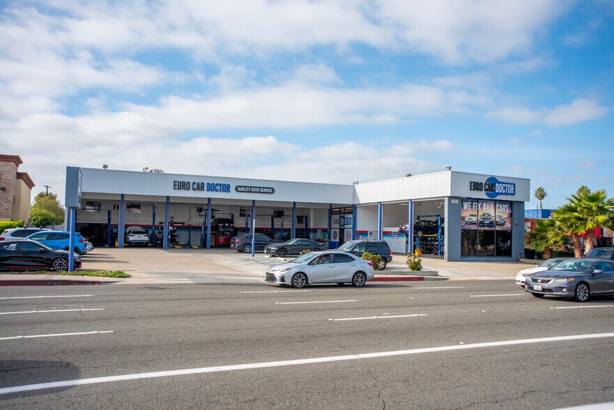 3005 Harbor Blvd, Costa Mesa, CA à vendre - Photo du bâtiment - Image 2 de 11