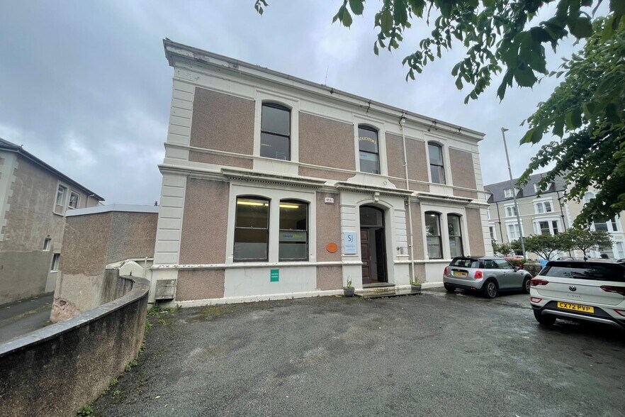 17 Trinity Sq, Llandudno à vendre - Photo principale - Image 1 de 1
