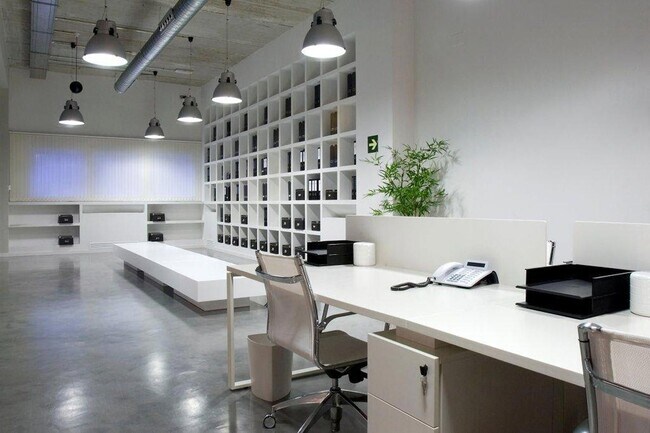 Plus de détails pour Bureau à louer