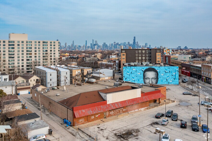 2053 N Milwaukee Ave, Chicago, IL à louer - Photo du bâtiment - Image 3 de 5