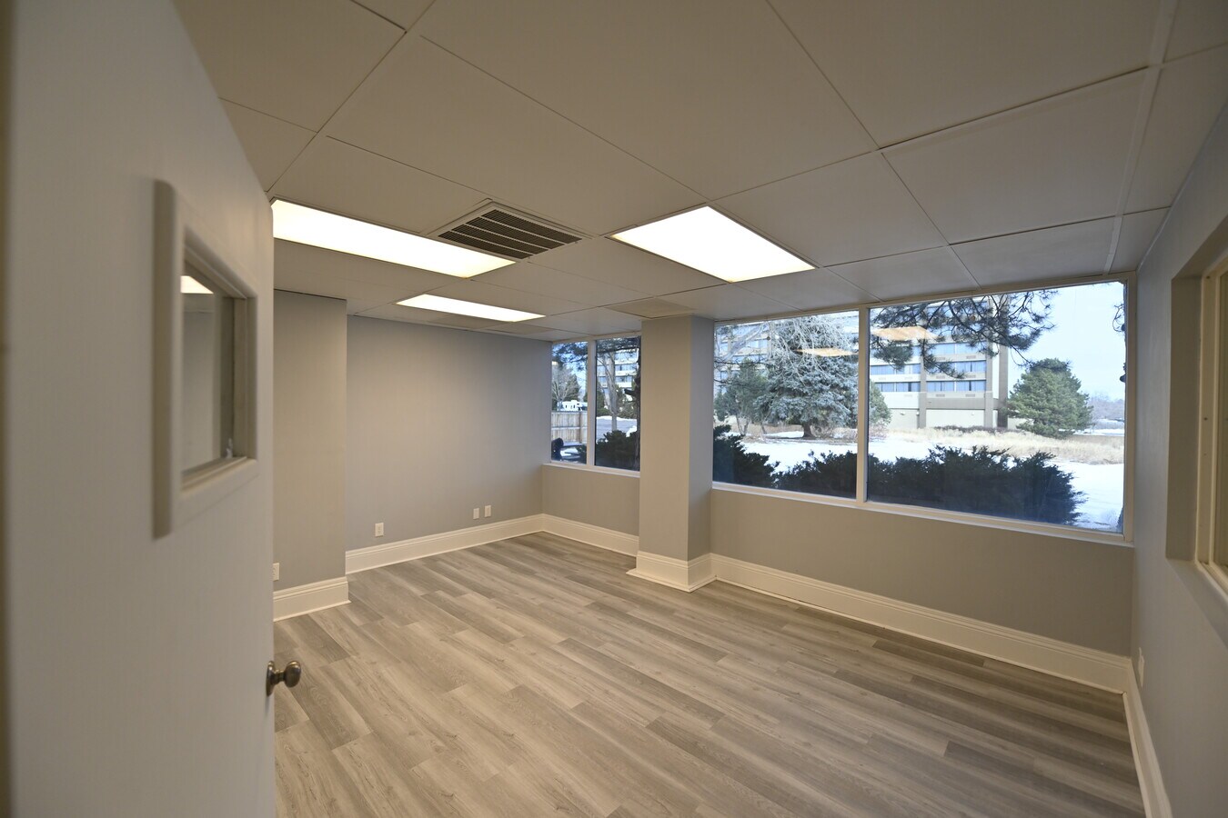 7373 W Jefferson Ave, Lakewood, CO 80235 - Unit 401/402 - - Interior Photo - Image 2 of 7