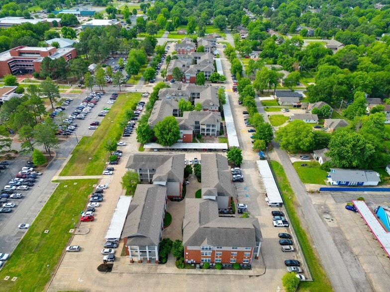 801 N 49th St, Fort Smith, AR à vendre - Photo du bâtiment - Image 3 de 27