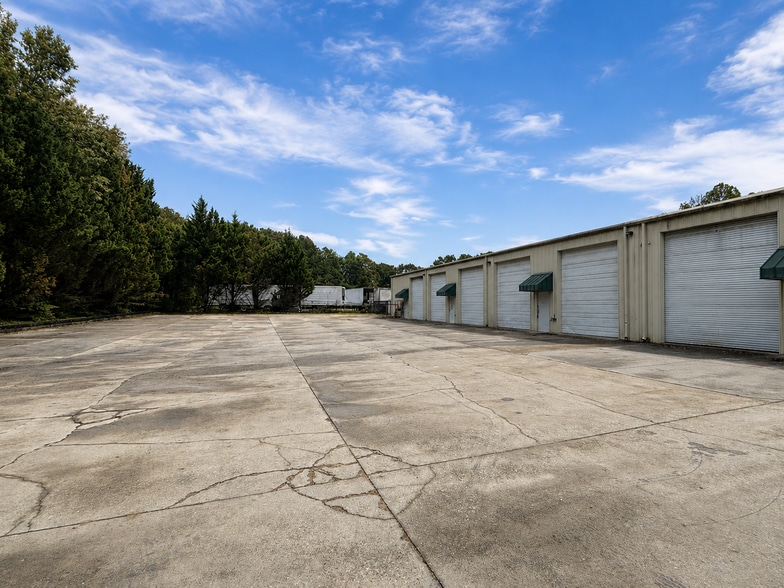 1611 Fullenwider Rd, Gainesville, GA for lease - Building Photo - Image 1 of 3