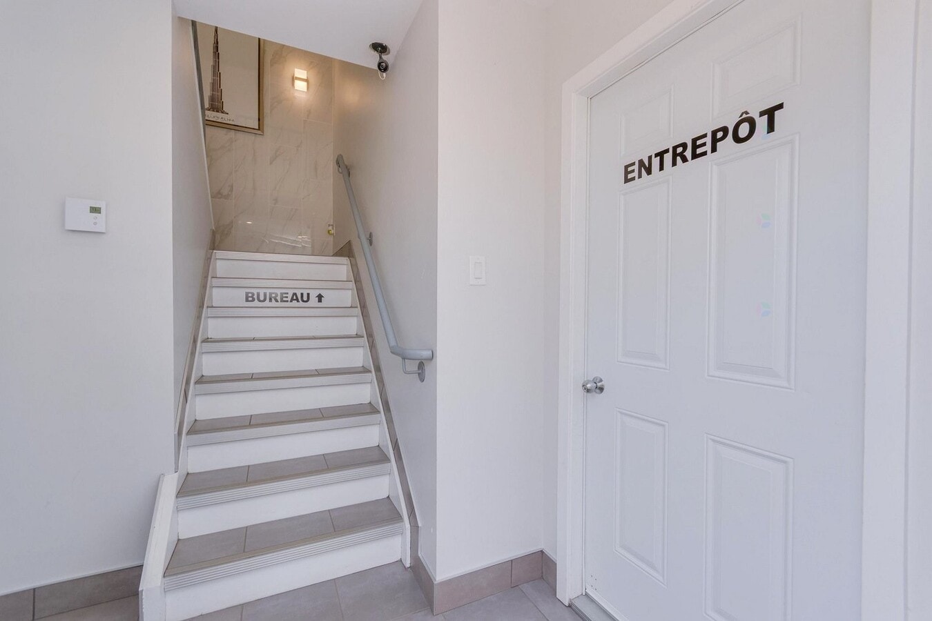 1695 Rue Atmec, Gatineau, QC J8R 3Y3 - Unit 1 - - Interior Photo - Image 1 of 11