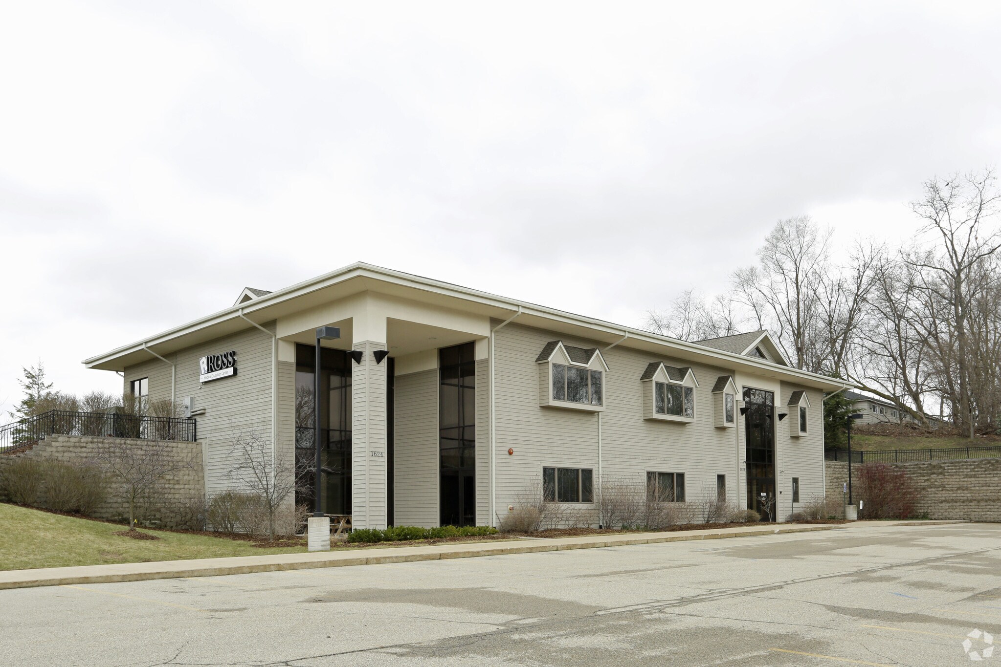 1624 Woodworth St, Grand Rapids, MI for lease Primary Photo- Image 1 of 17