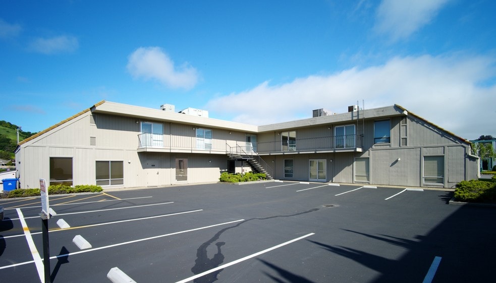 70 Mitchell Blvd, San Rafael, CA for lease - Building Photo - Image 3 of 8