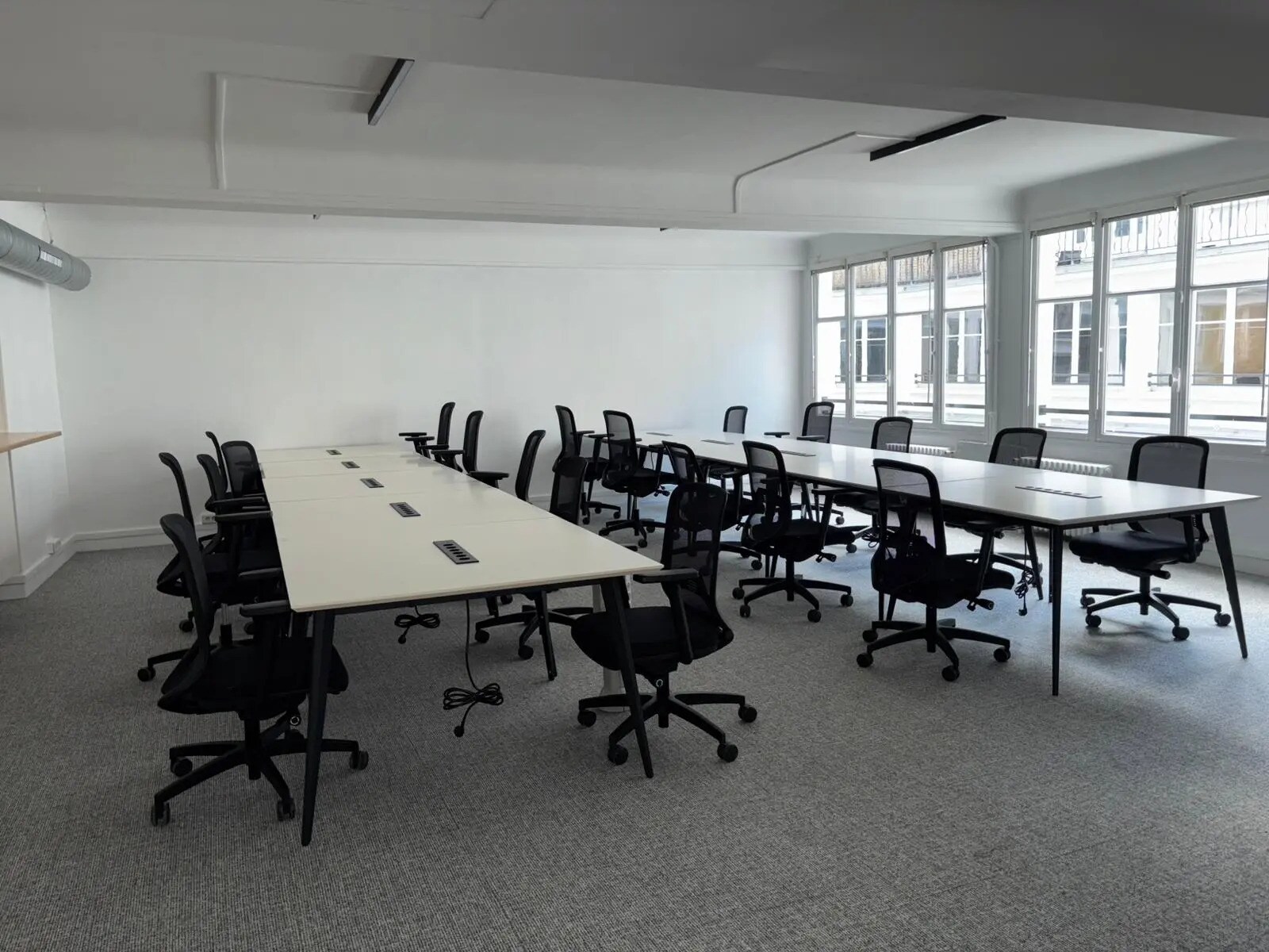 11 Rue Des Petites Ecuries, Paris for lease Interior Photo- Image 1 of 11