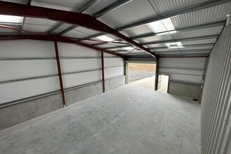 1-5 Thorne Cross Farm, Cheriton Bishop for lease Interior Photo- Image 1 of 3