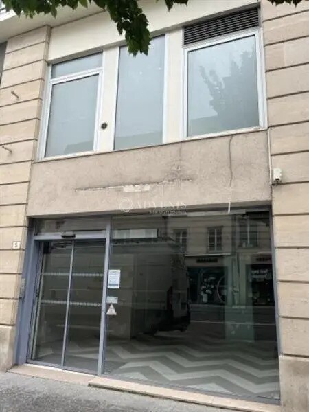 Retail in Nancy for lease Building Photo- Image 1 of 11