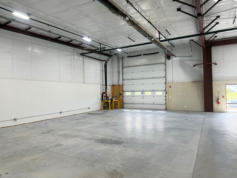 214 W South St, Elburn, IL for lease - Building Photo - Image 3 of 11