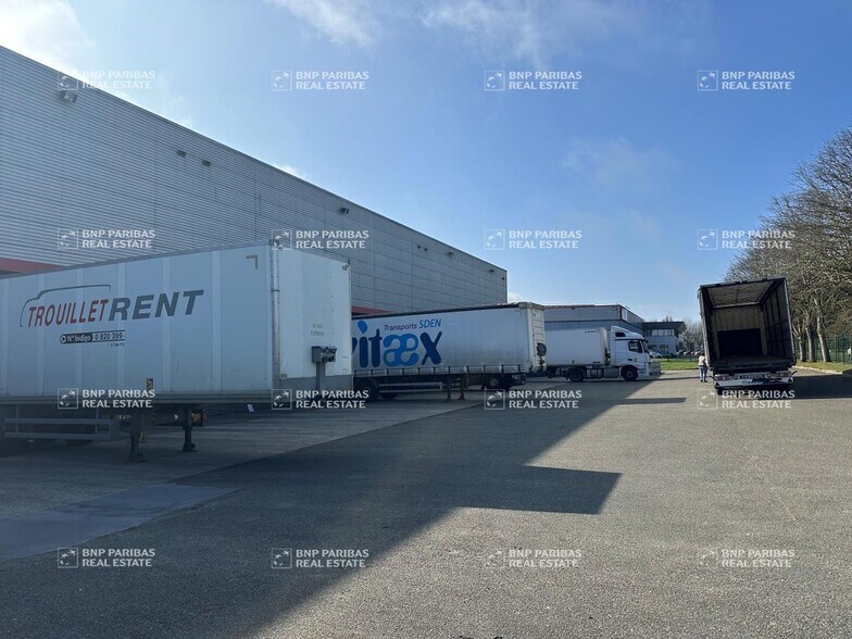 Flex in Maurepas for lease - Construction Photo - Image 1 of 5