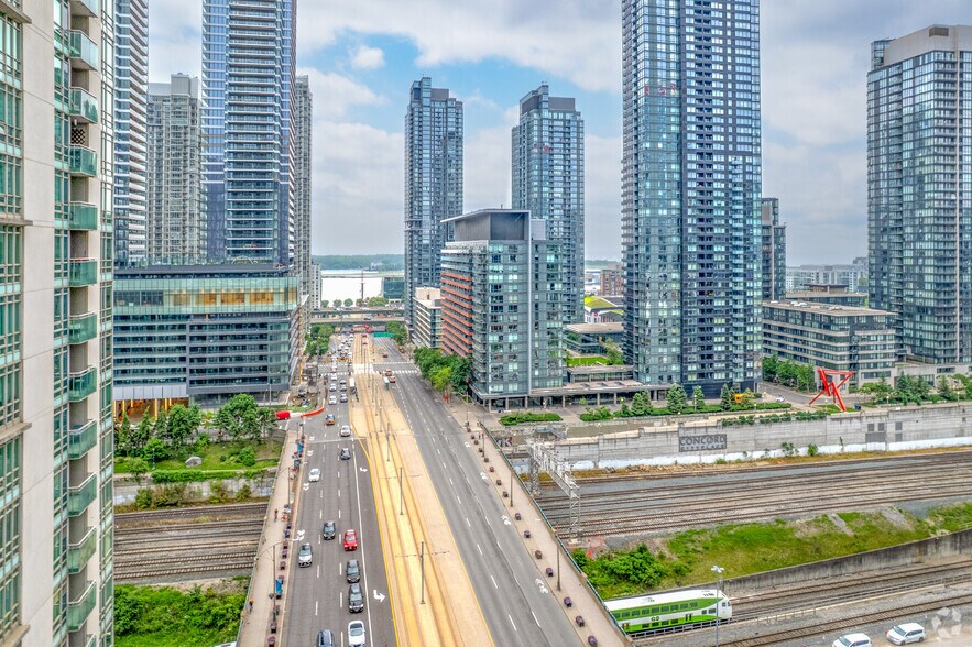 4000 Spadina Ave, Toronto, ON à louer - Aérien - Image 2 de 3