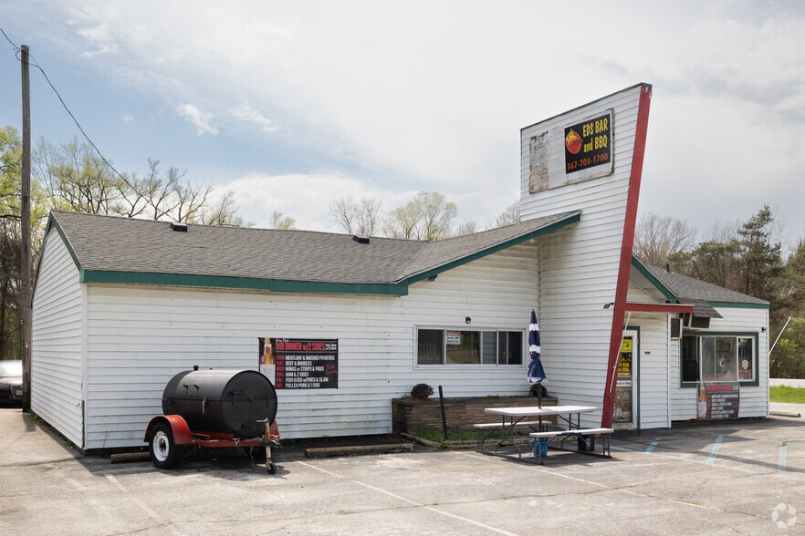 10151 Maumee Western Rd, Monclova, OH à vendre - Photo du bâtiment - Image 3 de 7