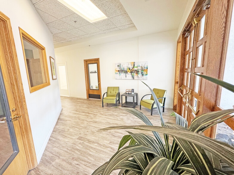 595 Alamo Pintado Rd, Solvang, CA for lease - Interior Photo - Image 3 of 11