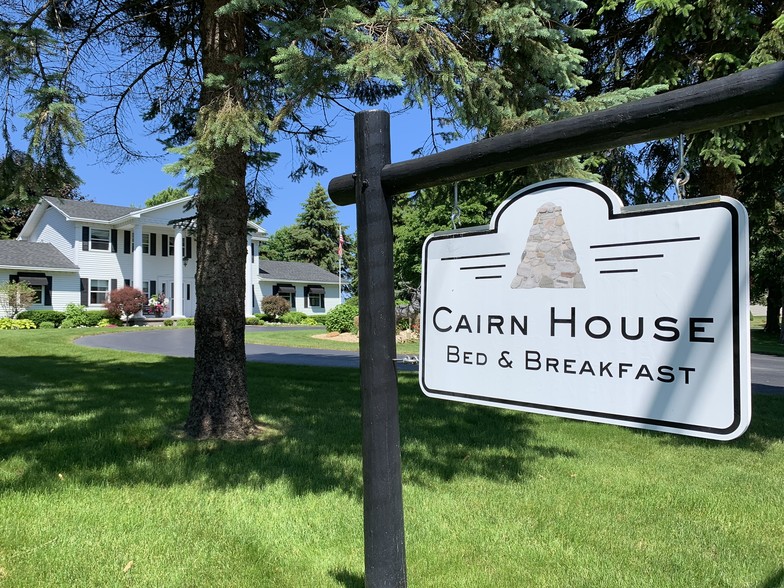 8160 Cairn Hwy, Elk Rapids, MI à vendre - Photo du b timent - Image 1 de 1