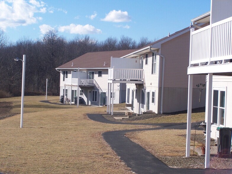 251 Stanet Rd, Moscow, PA à vendre - Photo du bâtiment - Image 3 de 5