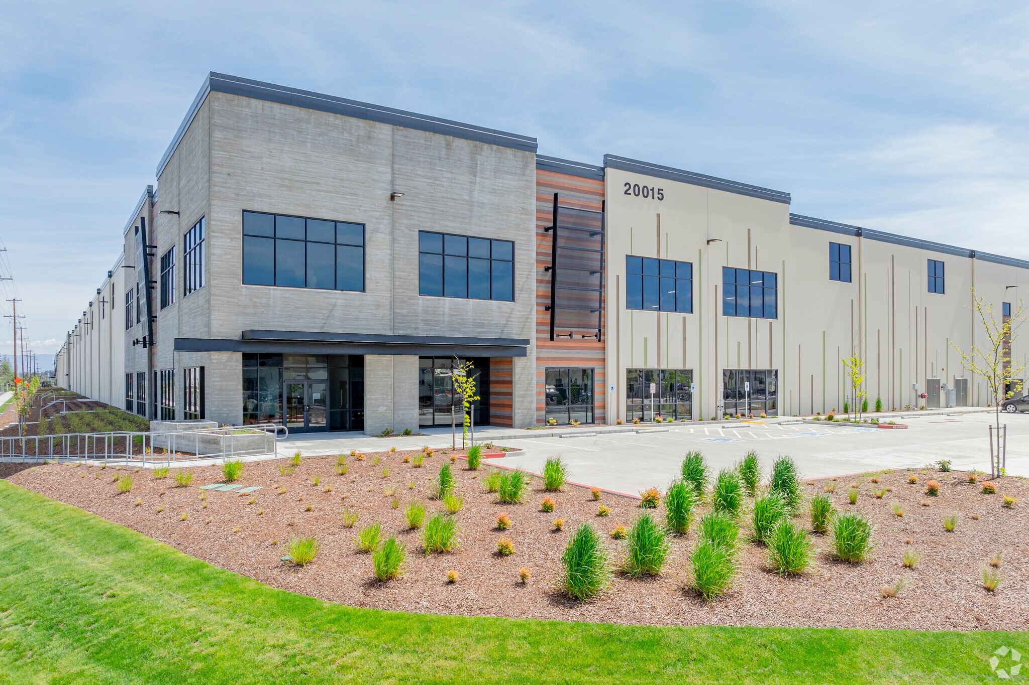 20015 34th Ave E, Spanaway, WA for lease Primary Photo- Image 1 of 6