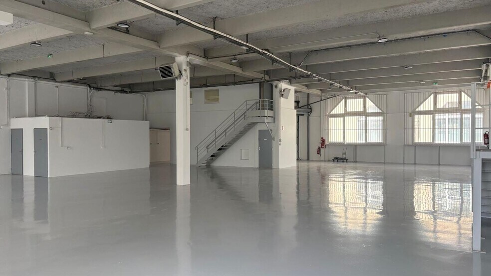 Industrial in Aubervilliers for lease - Interior Photo - Image 3 of 10