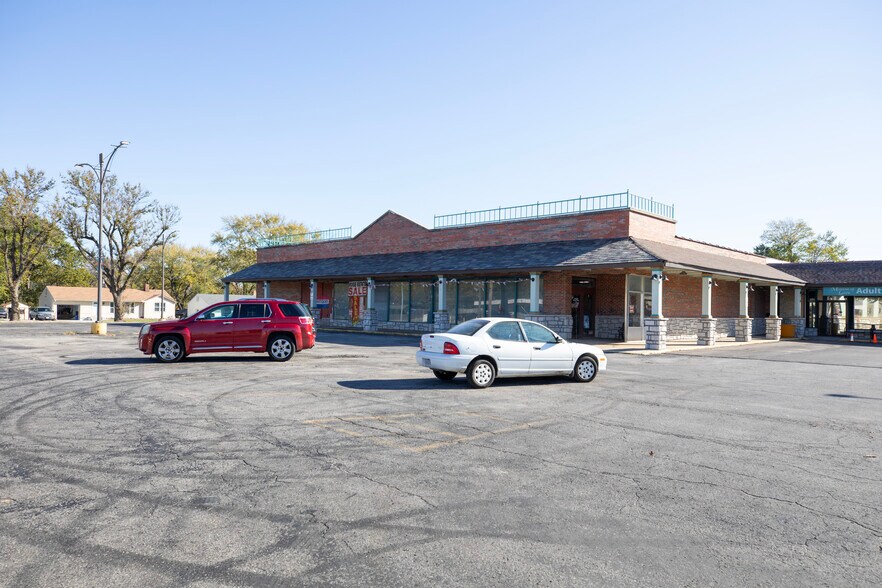 12023 E 47th St, Kansas City, MO for lease - Building Photo - Image 2 of 5