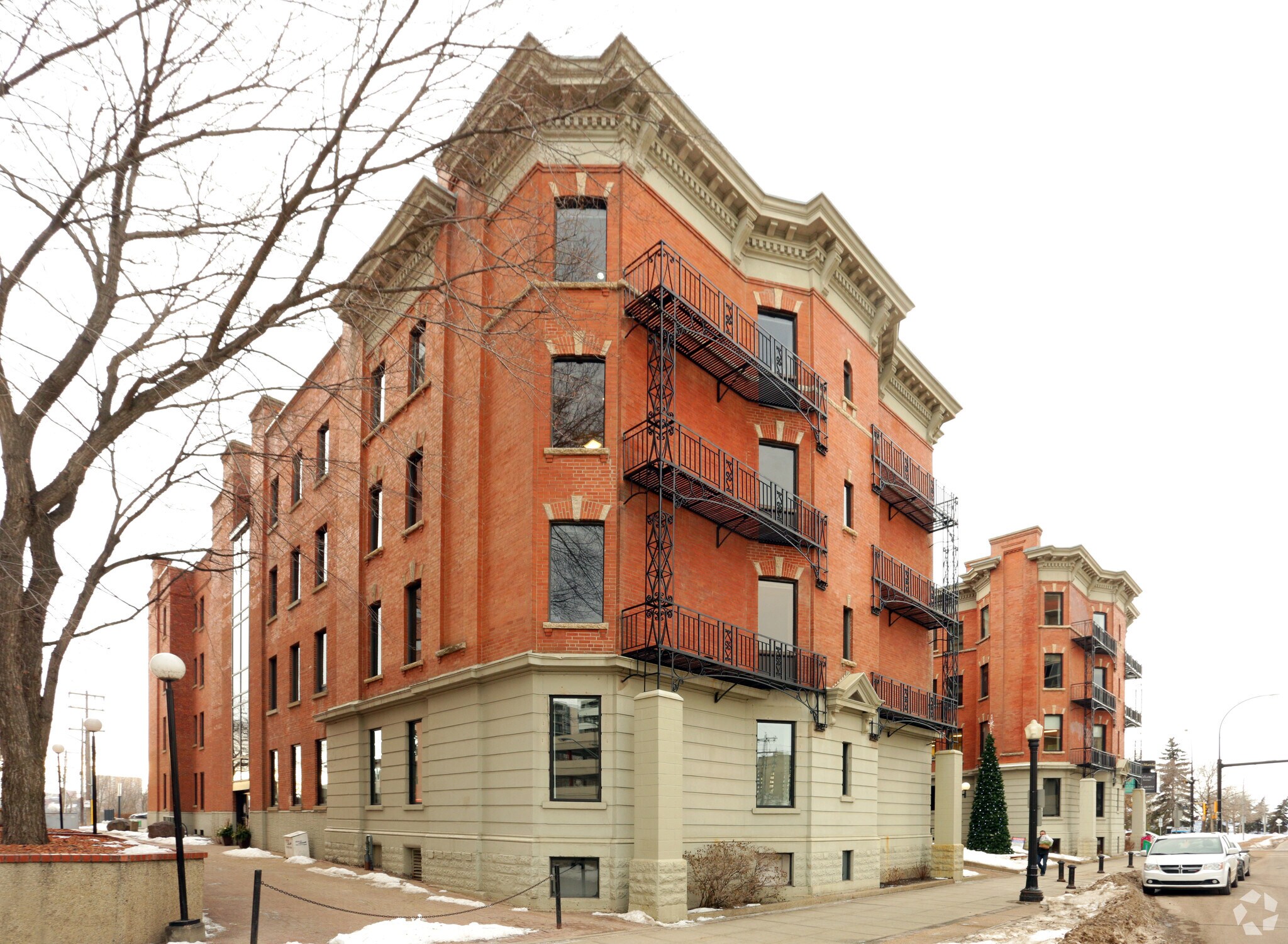 11523 100th Ave NW, Edmonton, AB à louer Photo du bâtiment- Image 1 de 20