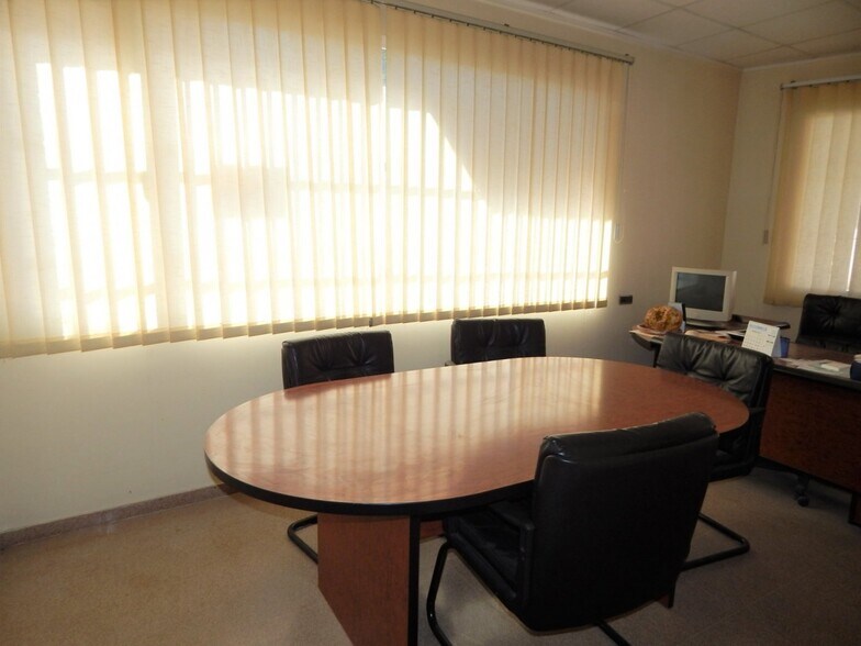 Commerce de détail dans València à vendre - Photo du bâtiment - Image 2 de 19