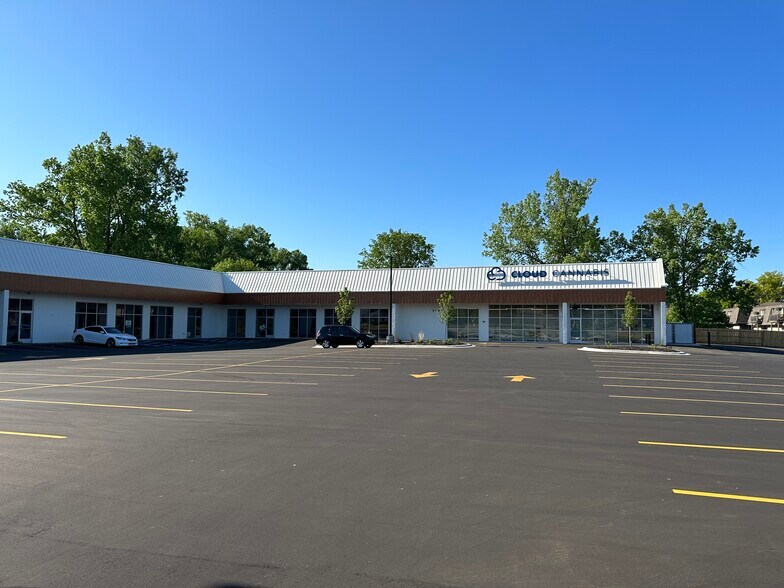 928 28th St SE, Grand Rapids, MI à louer - Photo du bâtiment - Image 1 de 8