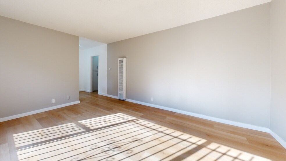 533-535 W 75th St, Los Angeles, CA à vendre - Numérisation 3D de Matterport - Image 3 de 16