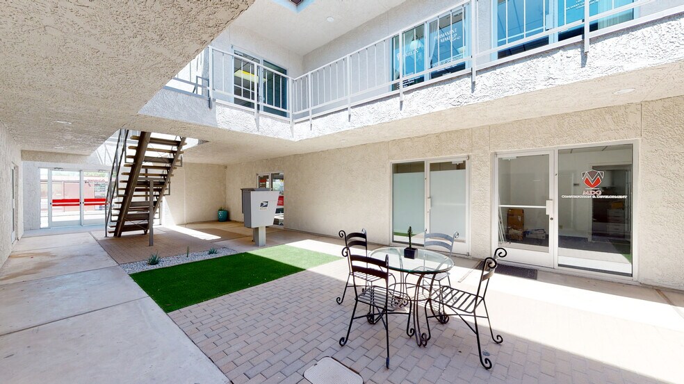 955 W Chandler Blvd, Chandler, AZ à louer - Photo du bâtiment - Image 2 de 8