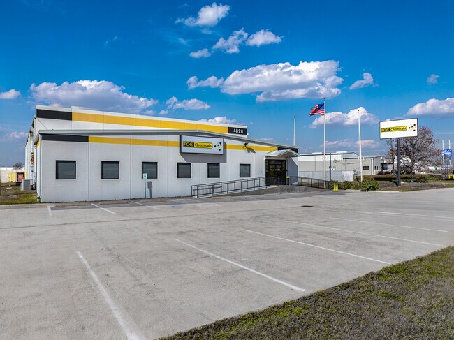 Plus de détails pour 4820 Railroad St, Deer Park, TX - Industriel à louer