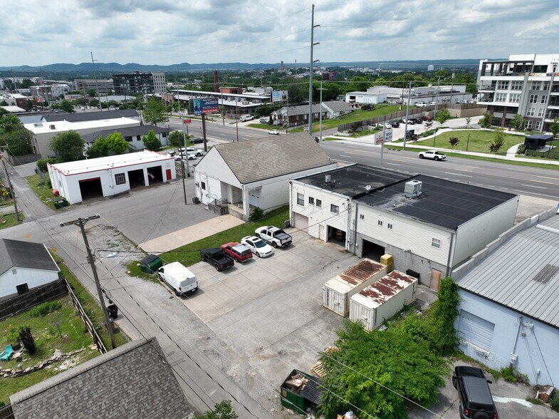3729 Charlotte Ave, Nashville, TN à vendre - Photo du bâtiment - Image 3 de 5