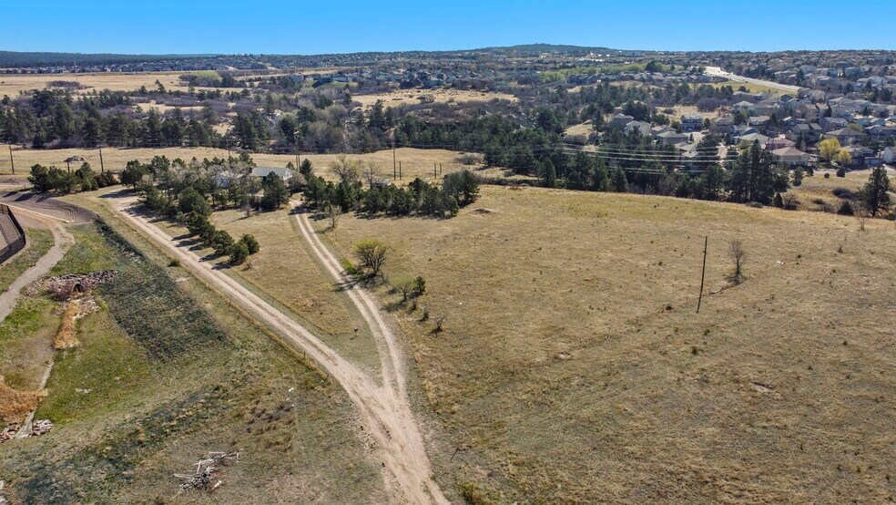 2060 Old Ranch Rd, Colorado Springs, CO à vendre - Photo du bâtiment - Image 2 de 11