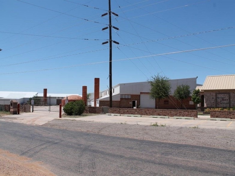 3097 Brick Plant Rd, Snyder, TX for sale - Building Photo - Image 3 of 113