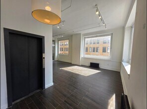 251-253 Fifth Ave, New York, NY for lease Interior Photo- Image 2 of 11