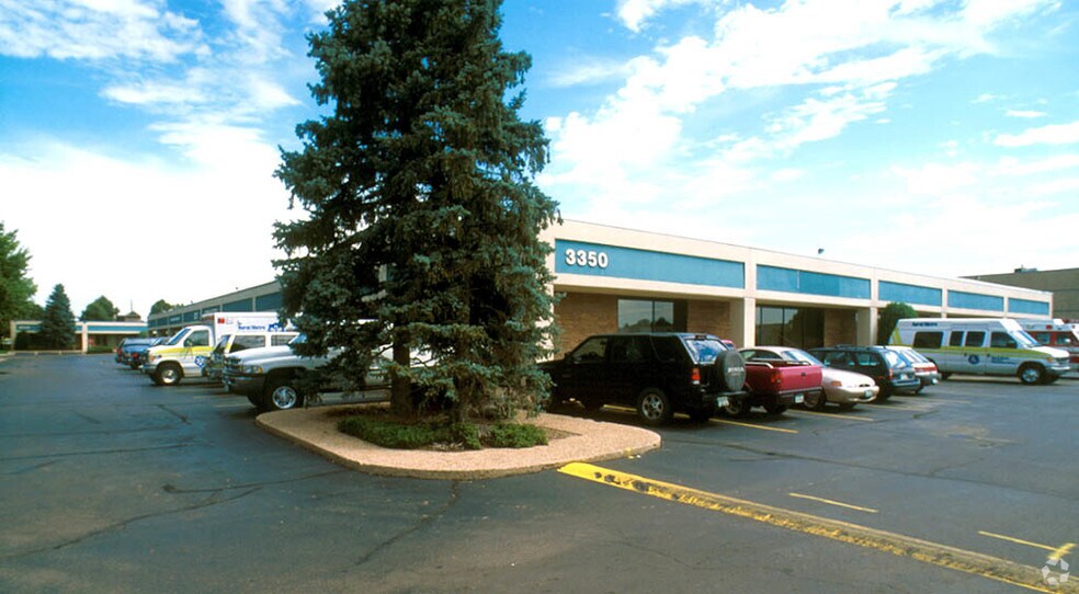 3370 N Peoria St, Aurora, CO à louer - Photo du bâtiment - Image 3 de 10