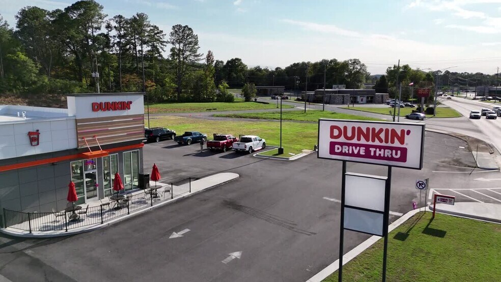 3354 Rainbow Dr, Rainbow City, AL à louer - Vidéo sur l’inscription commerciale - Image 2 de 7