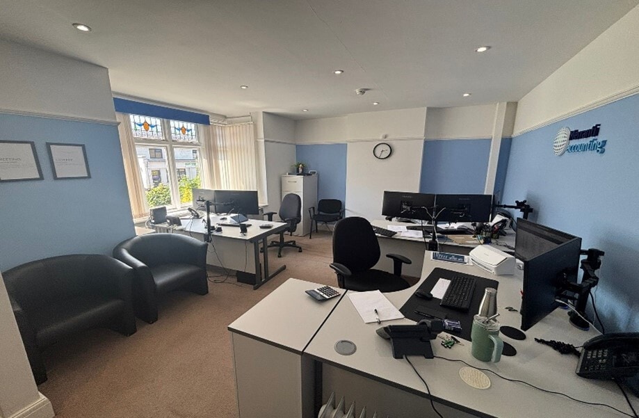 89 High St, Caterham for lease Interior Photo- Image 1 of 6