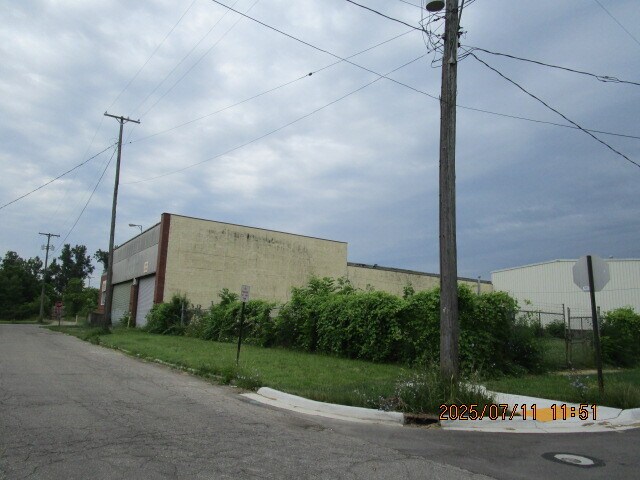 1014 Erie St, Adrian, MI à vendre - Photo du bâtiment - Image 2 de 15