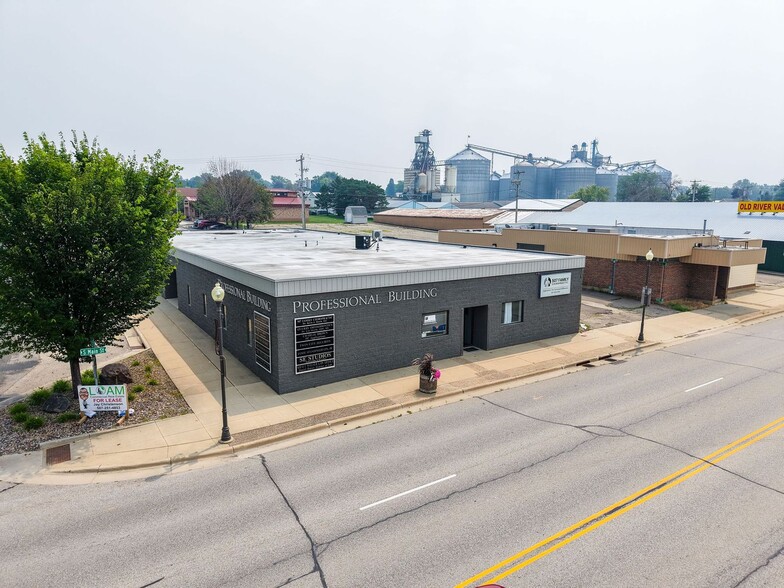 100 2nd St SE, Stewartville, MN for lease - Building Photo - Image 1 of 15