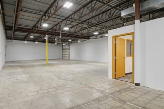 7850-7890 12th Ave S, Bloomington, MN for lease Interior Photo- Image 2 of 8
