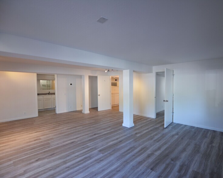 509 Magnolia Ave, Larkspur, CA à louer - Photo intérieure - Image 3 de 10