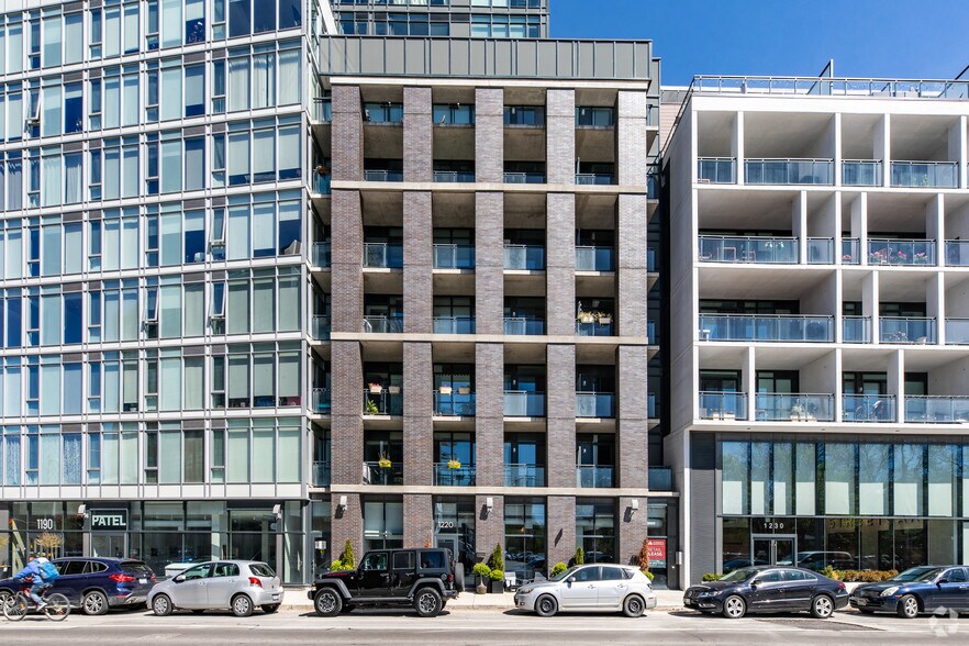 1220-1240 Dundas St E, Toronto, ON à louer - Photo du bâtiment - Image 3 de 3