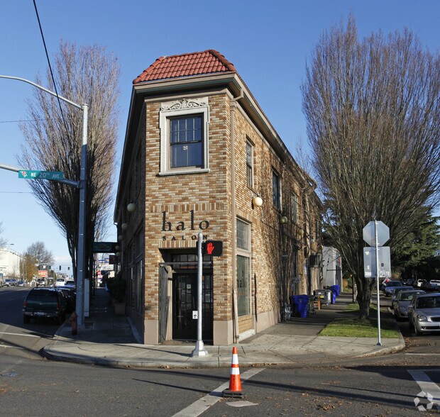 2000-2018 NE Sandy Blvd, Portland, OR à louer - Photo du bâtiment - Image 3 de 21