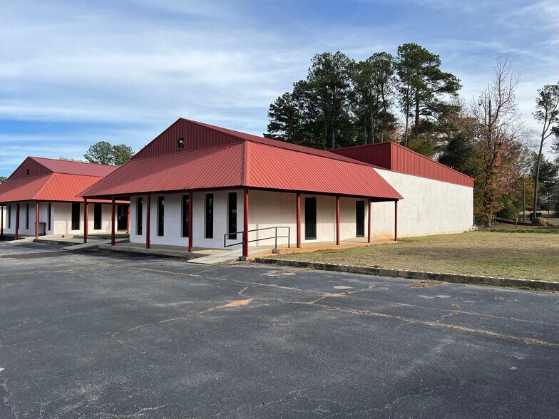 401 Peacock Street, Cochran, GA à vendre - Photo du bâtiment - Image 3 de 15