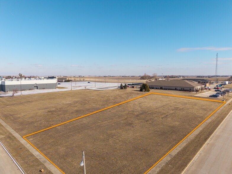 4114 Wicker Rd, Bloomington, IL for sale - Primary Photo - Image 1 of 4