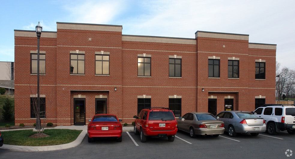 106 Mission Ct, Franklin, TN à louer - Photo du bâtiment - Image 2 de 9