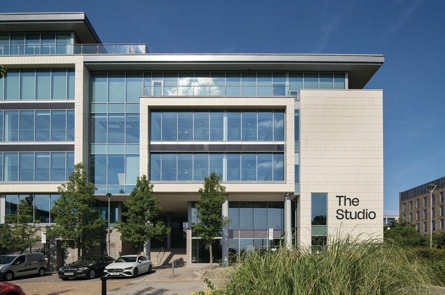 Midsummer Blvd, Milton Keynes for lease - Building Photo - Image 2 of 9