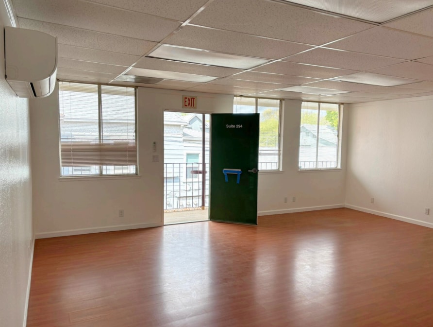 930 Alhambra Blvd, Sacramento, CA for lease Interior Photo- Image 1 of 2
