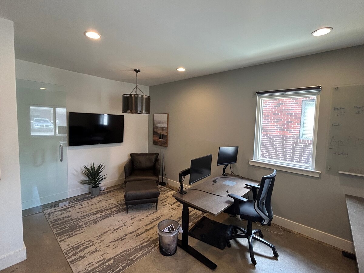 400 Sugartree Ln, Franklin, TN 37064 - Unit 320 -  - Interior Photo - Image 2 of 5
