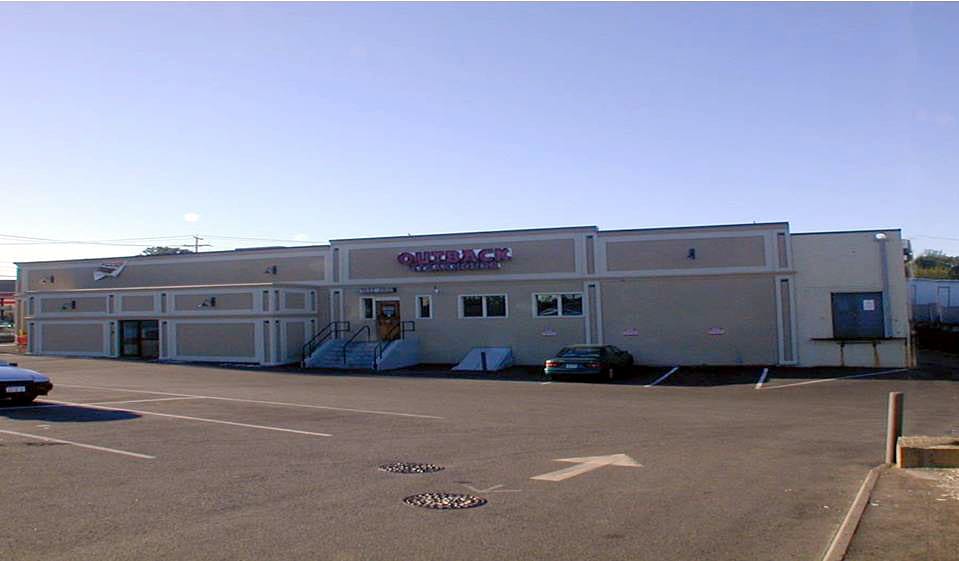 Parkingway Portfolio portfolio of 2 properties for sale on LoopNet.ca - Primary Photo - Image 2 of 2