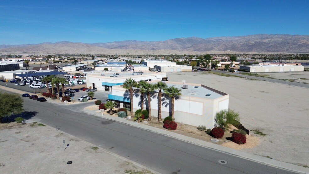 45920 Commerce St, Indio, CA à louer - Photo du bâtiment - Image 2 de 17